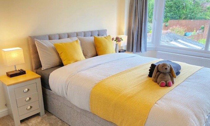 Sheldon Casa | Beautiful Home, BHX Airport, Nec, King Size Beds