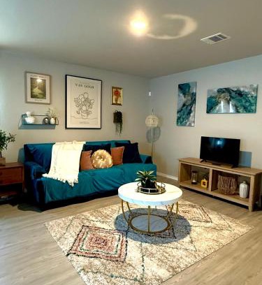 San Antonio Casa | Beautiful home eight minutes away from Brooks corner shopping center and hospital