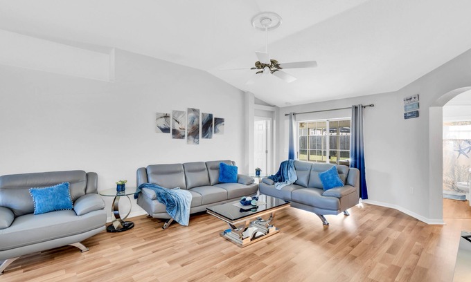 Boyette Springs Casa | Beautiful home. Free parking, hot tub, laundry, 2 king beds, great for families.