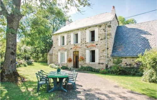 Riom-es-Montagnes Casa | Beautiful Home In Riom-Ès-Montagnes