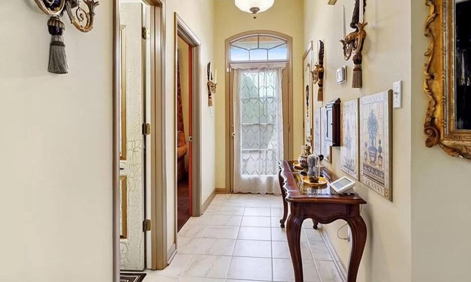 Algiers Casa | Beautiful home in Algiers, 12 minute ride to downtown New Orleans.