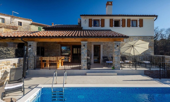 Marcenegla Casa | Hermosa casa en Buzet con sauna