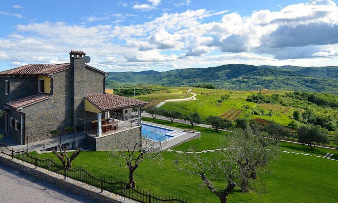 Sculci Casa | Hermosa casa en Buzet con sauna