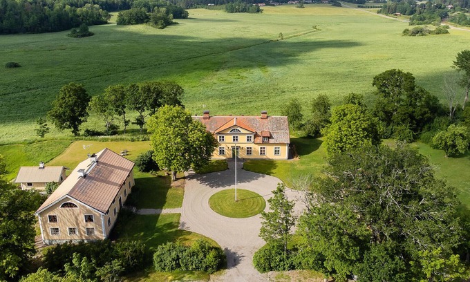 Holo Casa | Beautiful Home in Hölö With Wifi and 7 Bedrooms