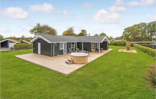 Odde Casa | Beautiful Home In Hadsund With Sauna