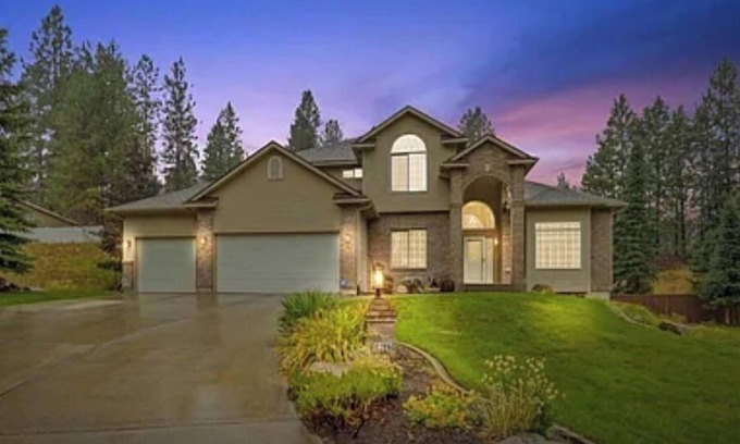 Mead Casa | Beautiful Home in Higher End Neighborhood Quiet Location