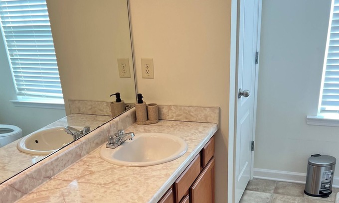 Hiram Casa | Beautiful home in Hiram GA close to Costco and Pauling hospital, very spacious.