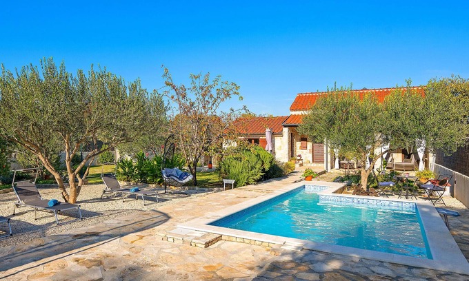Sibenik Casa | Hermosa casa en Konjevrate con WiFi