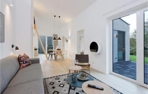 Lembruch Casa | Beautiful Home In Lembruchdümmer See