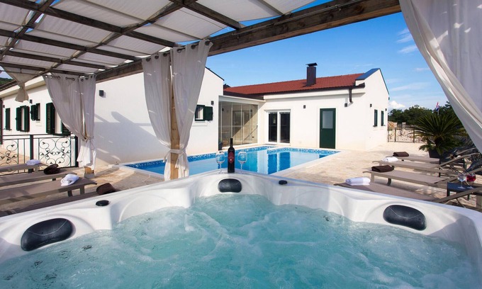 Lovrec Casa | Hermosa casa en Lovrec con sauna