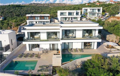 Jakisnica Casa | Beautiful Home In Lun