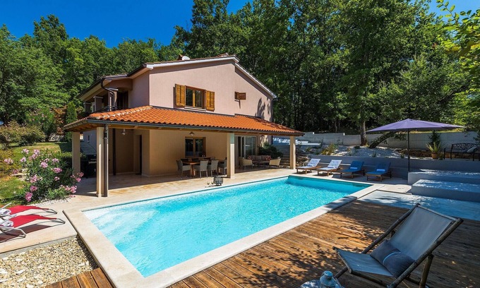 Heki Casa | Hermosa casa en Pazin