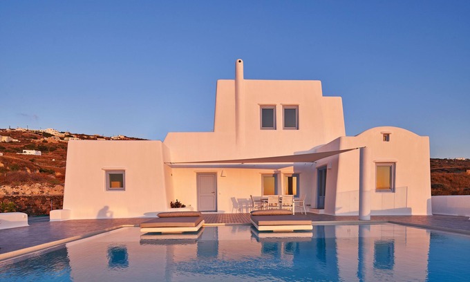 Kamari Casa | Beautiful Home in Santorini