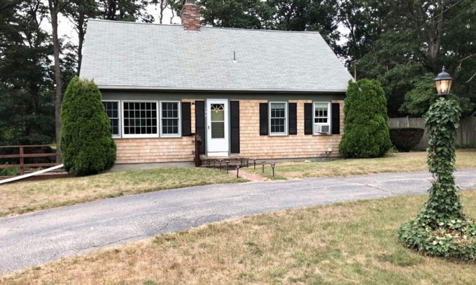 Yarmouth Port Casa | Beautiful home in the heart of Cape Cod. Close to beaches, restaurants and more!
