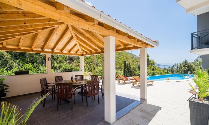 Trstenik Casa | Hermosa casa en Trstenik con cocina.