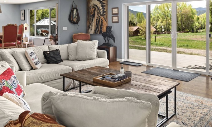 Basalt Casa | Hermosa casa en cuatro acres privados
