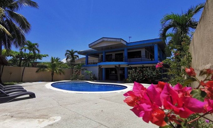 Cerro Plano Casa | Hermosa casa con playa privada y piscina: ¡conéctate con la naturaleza y relájate!