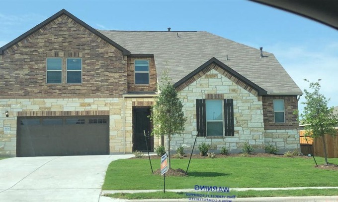Hutto Casa | Beautiful Home with Modern Rooms