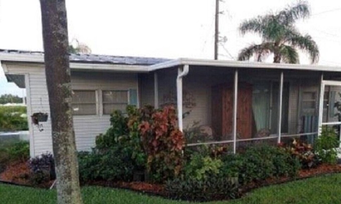 Ellenton Casa | Beautiful Home with screened in porch on the Manatee River