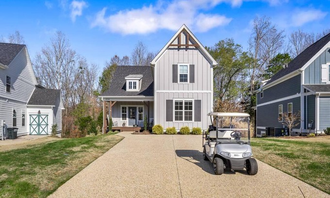 Tullahoma Casa | Beautiful Home with Lake and Marina Access, Firepit, Golf Cart Included