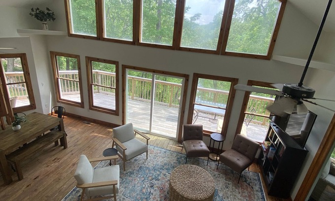 Jacksboro Casa | Beautiful Home with views, dock, lots of parking- near ATV trails