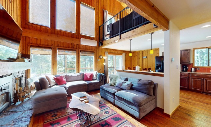 Whitefish Casa | Beautiful home with WiFi, shared pool, tennis-courts, dog-friendly