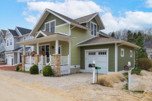South Haven Casa | Beautiful home with year round swimming and hot tub!