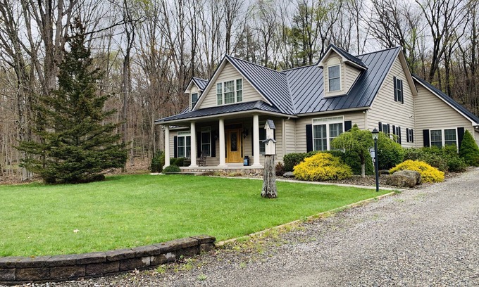 Alpine Lake Casa | Beautiful home within walking distance to lake!