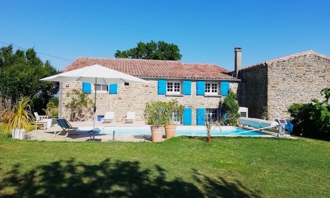 Charmes-sur-Rhone Casa | Hermosa casa en el corazón de las Menafauries