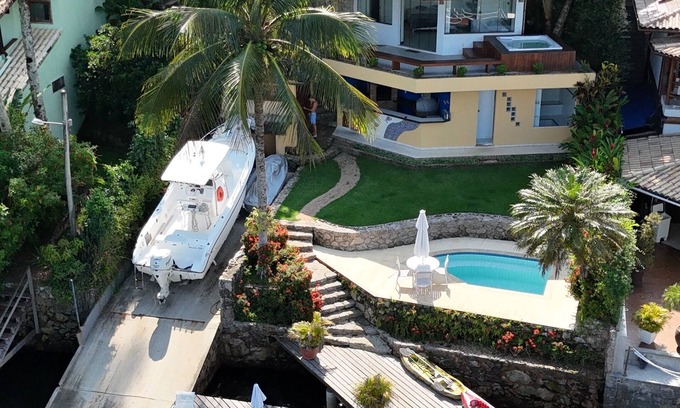 Vila Velha Casa | Hermosa Casa en Vila Velha Dentro del Agua