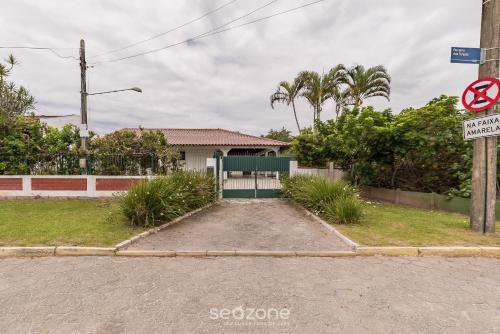 Daniela 2 Casa | Hermosa Casa a 30m de la Playa en Floripa RTT1905