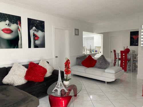 Flagami Apartamento | Beautiful House 7 min from Miami Airport w FREE parking