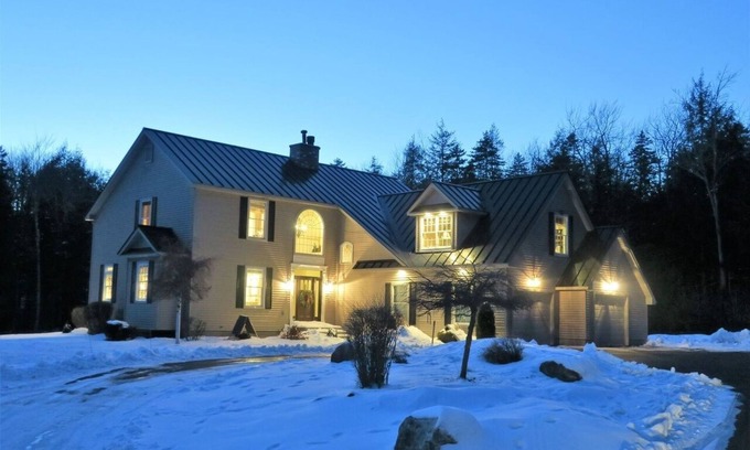 Stratton Casa | Beautiful House and Barn in the Stratton Mountains New generator EV charger