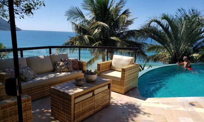 Acores Casa | Beautiful house, in an incredible location, with swimming pool and panoramic views.