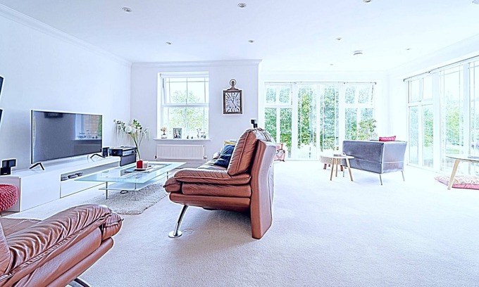 Camberley Casa | Hermosa casa en una ubicación tranquila