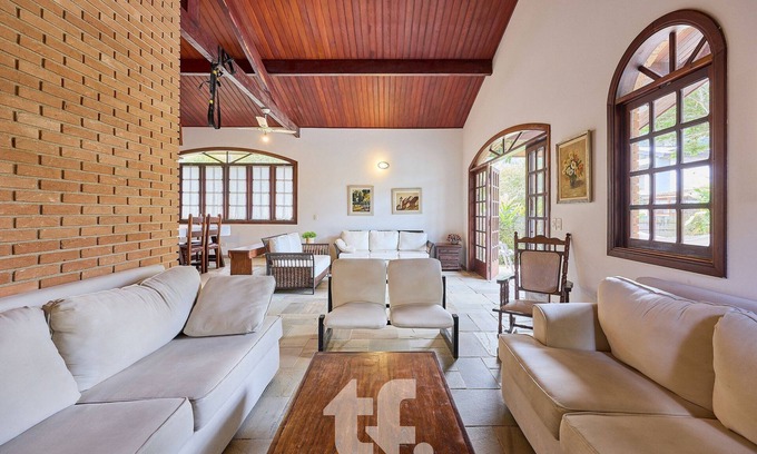 Pedra Verde Condominio | Beautiful House in Pedra Verde Condominium By Temporada Férias