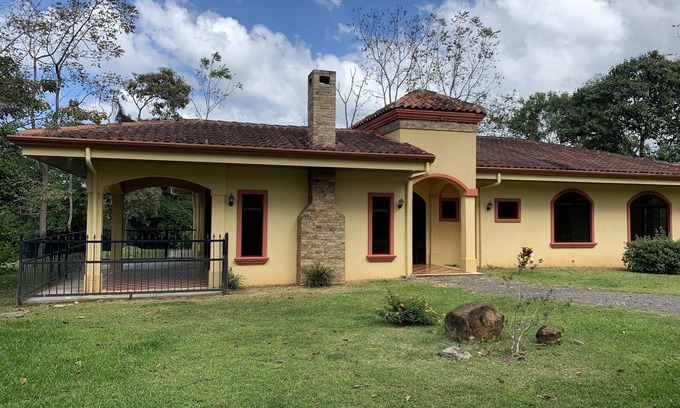 Santiago de Puriscal Casa | Hermosa casa en las montañas de Costa Rica