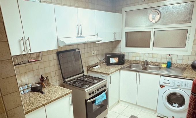 Ajman Apartamento | Beautiful house near to supermarket taxi bus city center