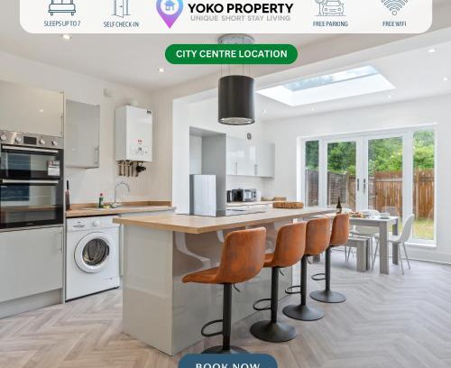 Ashton in Makerfield Casa | Beautiful House - Sleeps up to 7 - Free Parking, Fast Wifi and Smart TV by Yoko Property