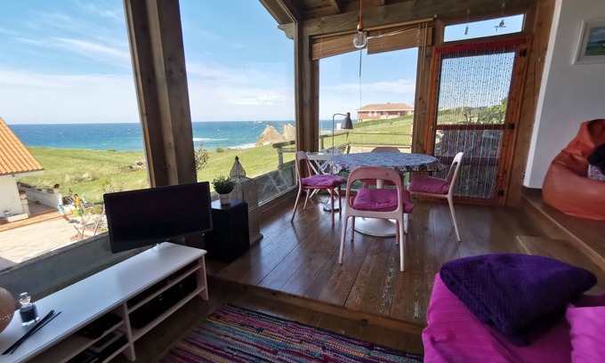 Liencres Casa | Casa con jardín en la playa de La Arnía con impresionantes vistas al mar