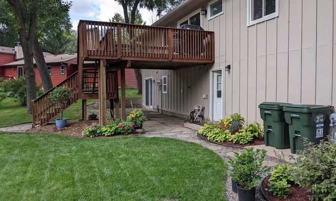 Eagan Casa | Beautiful House with Garden in the Heart of Eagan