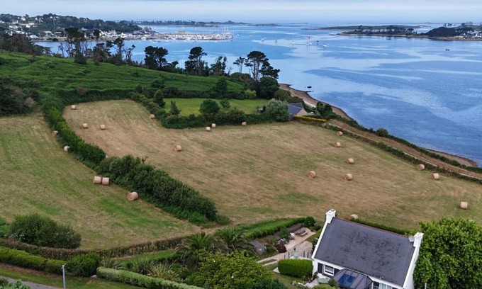 Landeda Casa | Beautiful house with incredible sea view over Aber Wrach