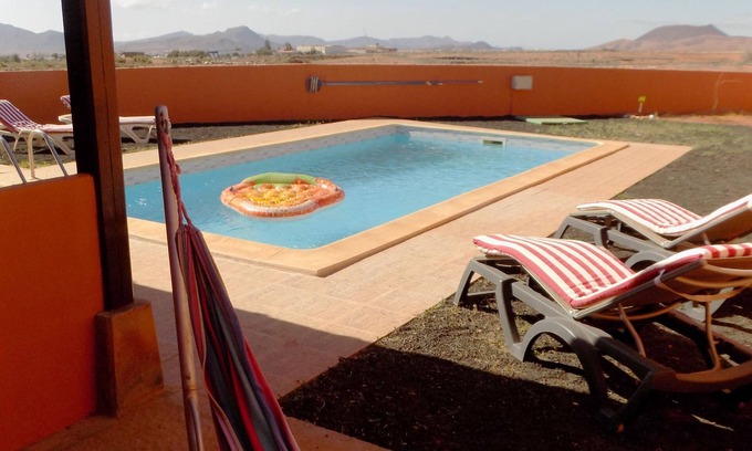 Antigua Casa | Beautiful House with Pool - 'Casa Mar y Tierra'