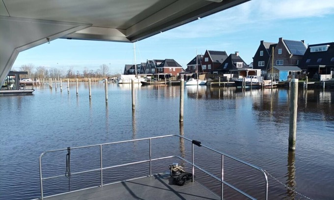 Stavoren Apartamento | Beautiful houseboat in Friesland