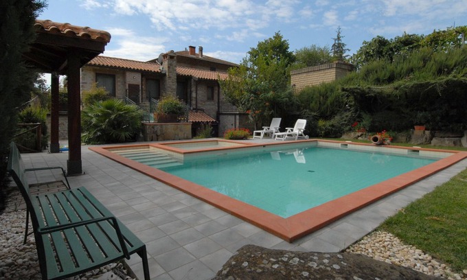 Casalini Villa | Hermosa villa íntima con piscina privada 3 habitaciones para dormir 7