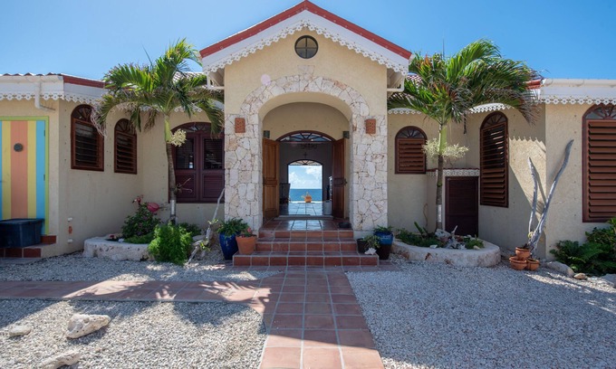 East End Village Casa | Beautiful island home modeled after traditional West Indian design
