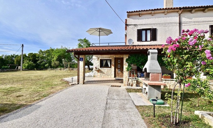 Valtura Casa | Beautiful Istrian house with big backyard