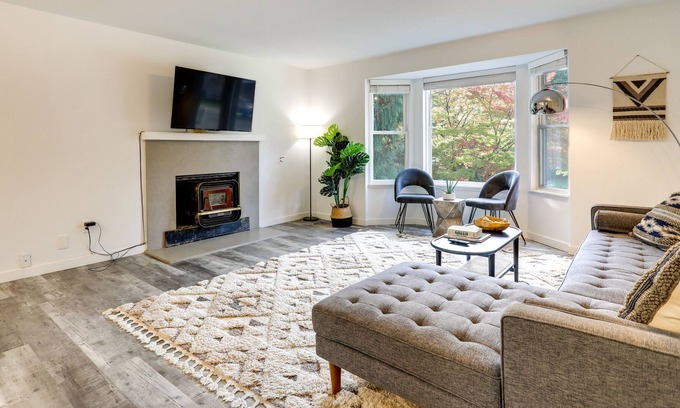 Kenmore Casa | Beautiful Kenmore Retreat Near Marina & Beach!