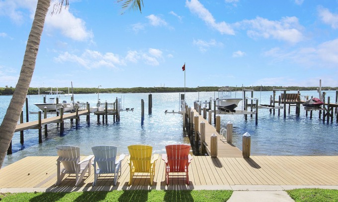 Jupiter Casa | ☼ NUEVA LISTA ☼ ¡Hermosa casa intercostera de estilo Key West!