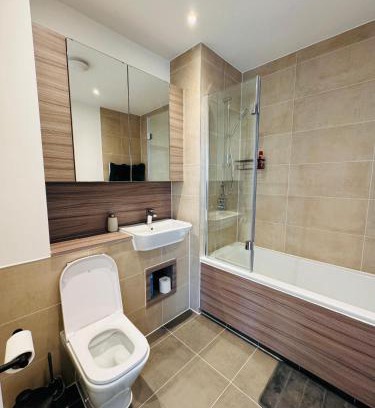 South Hornchurch Casa | Beautiful King Sized En-suite Room - Anderson Home